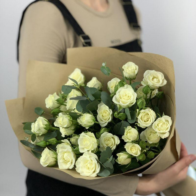 Зачем дарить своей девушке цветы на День Святого Валентина?